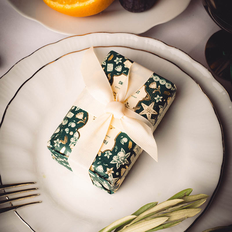 Snowy Forest Soap 7oz – Christmas Limited Edition - Solid cosmetics - Panier des Sens USA